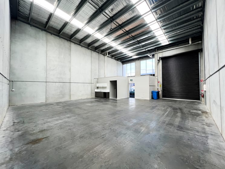 Click to view all images 18/10 Henderson Road Knoxfield VIC 3180 - Image 2