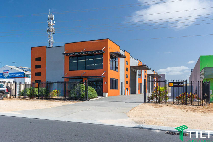 Click to view all images 1/6 Stevenage Street Yanchep WA 6035 - Image 2