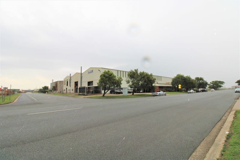 Click to view all images 49-57 Commercial Avenue Paget QLD 4740 - Image 1