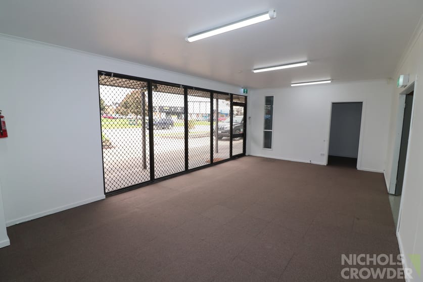 Click to view all images 4/14-16 Hartnett Drive Seaford VIC 3198 - Image 3
