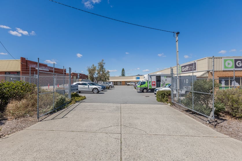 Click to view all images 5/10 O'Connor Way Wangara WA 6065 - Image 3