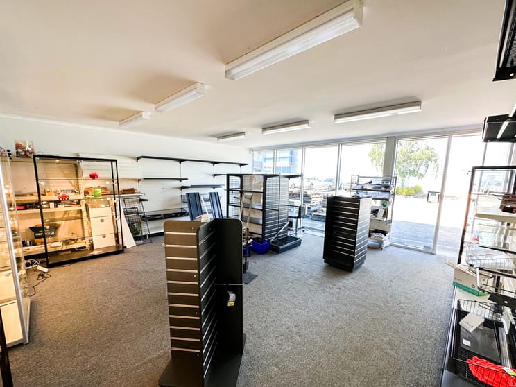 Click to view all images 10/111 Lewis Road Knoxfield VIC 3180 - Image 2