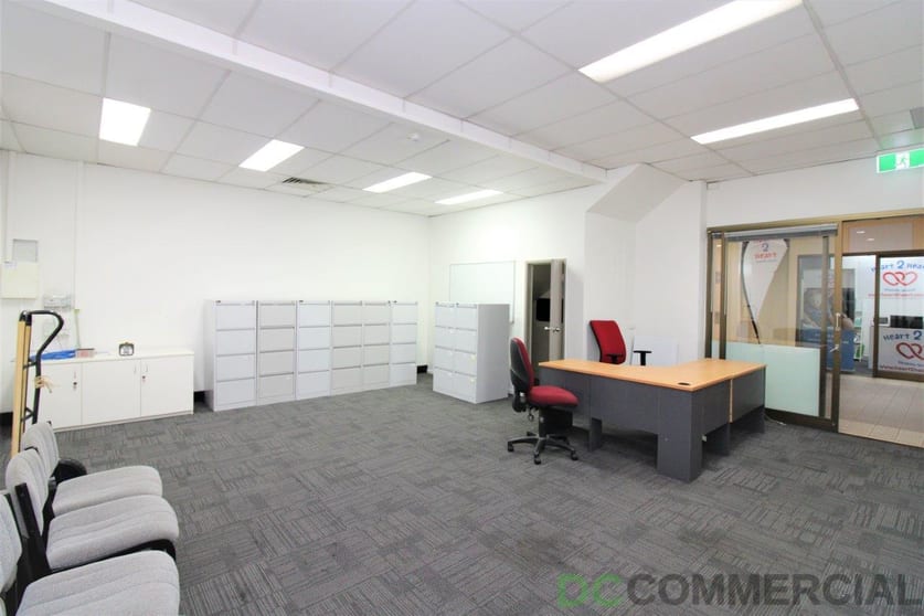 Click to view all images 2/566 Ruthven Street Toowoomba City QLD 4350 - Image 2