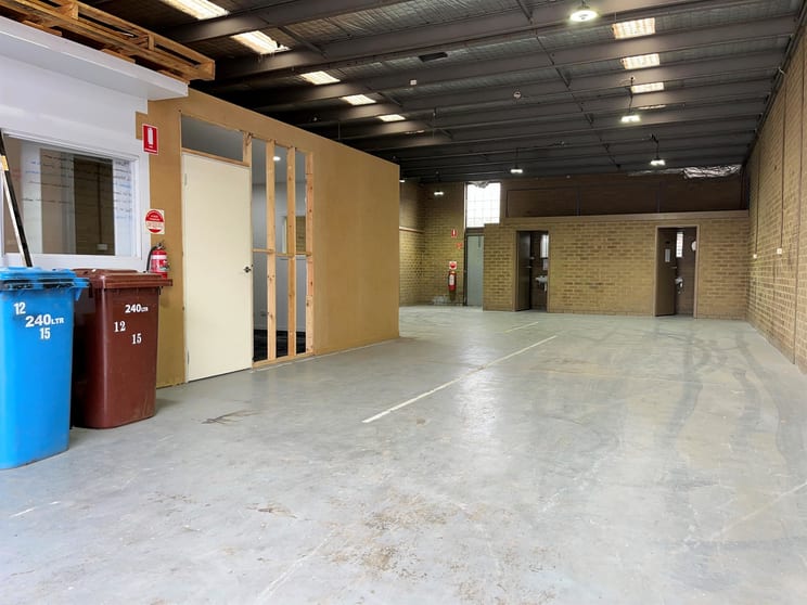 Click to view all images 12/15 Stud Road Bayswater VIC 3153 - Image 3