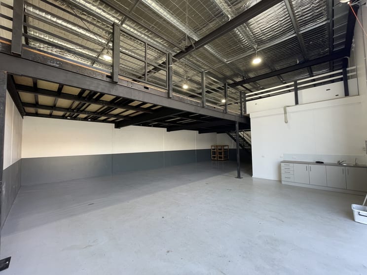 Click to view all images Unit 13/22 Waddikee Road Lonsdale SA 5160 - Image 2