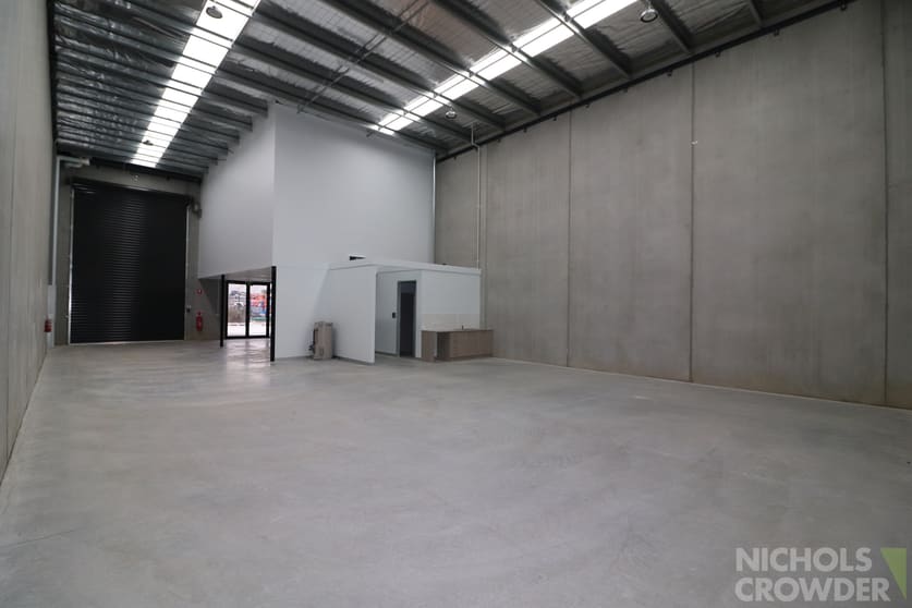 Click to view all images 26 Axis Crescent Dandenong South VIC 3175 - Image 2