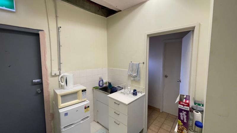 Click to view all images Unit 1/230-232 Mitcham Road Mitcham VIC 3132 - Image 3