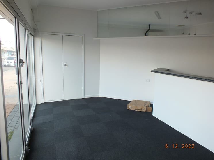 Click to view all images 31 Blackwall Road Woy Woy NSW 2256 - Image 2
