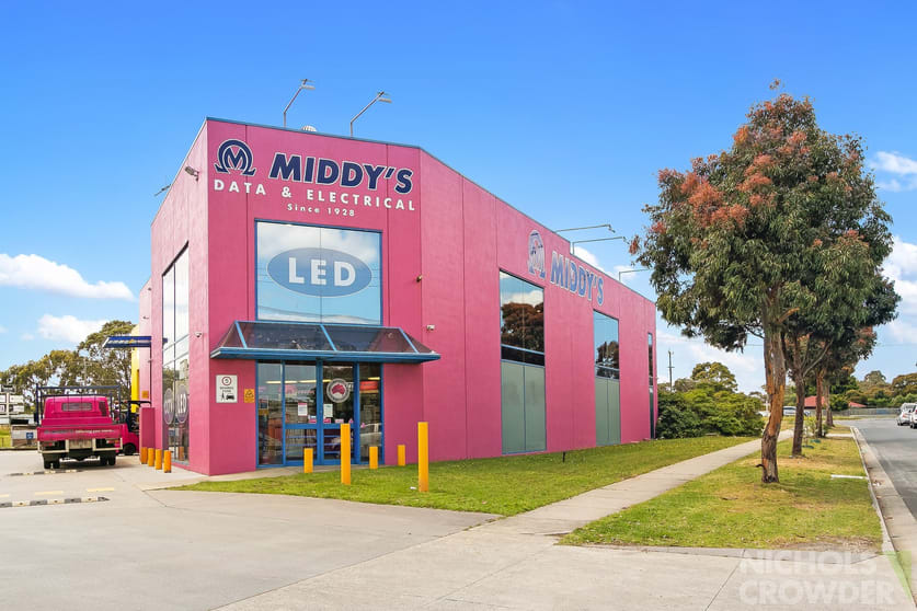 Click to view all images 1/2 Frankston Gardens Drive Carrum Downs VIC 3201 - Image 1