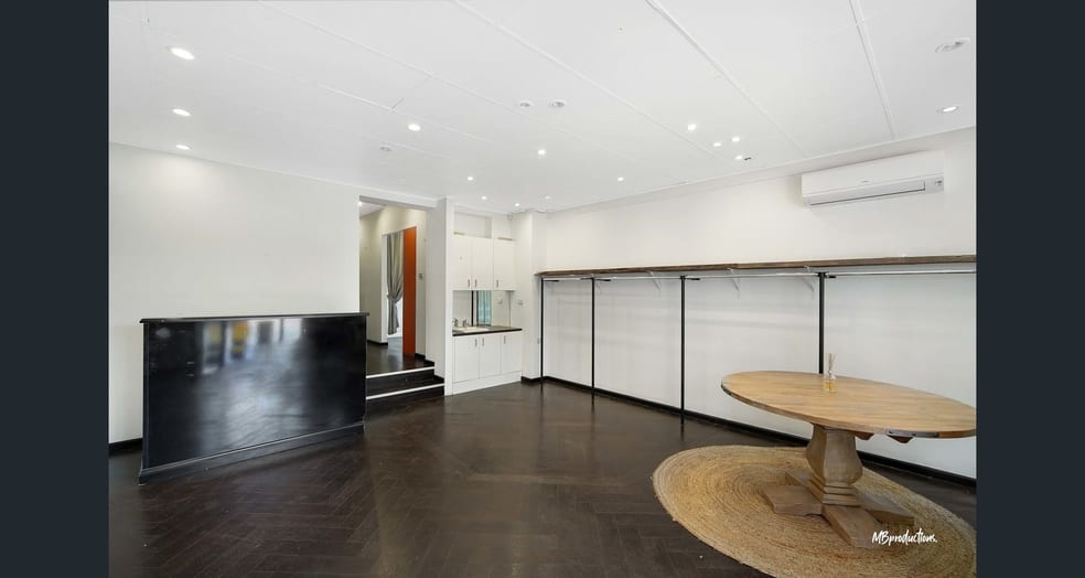 Click to view all images 2/115 Corrimal Street Wollongong NSW 2500 - Image 2