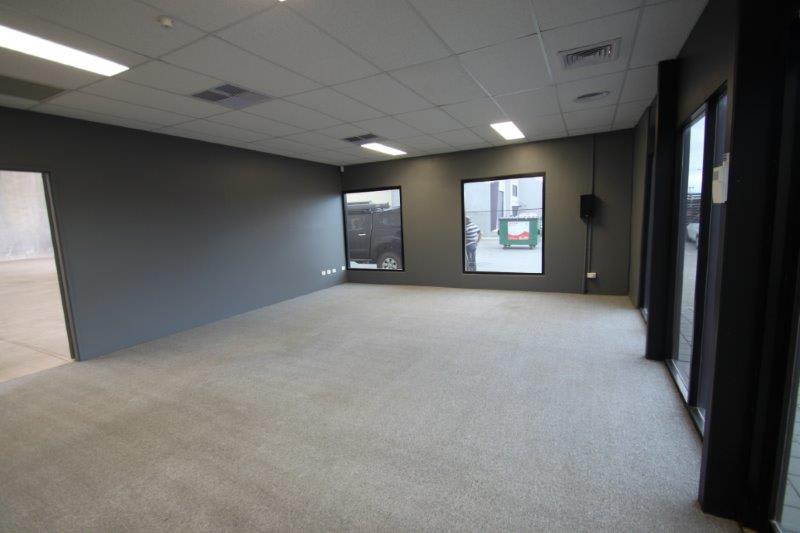 Click to view all images 79 Furniss Rd Landsdale WA 6065 - Image 3
