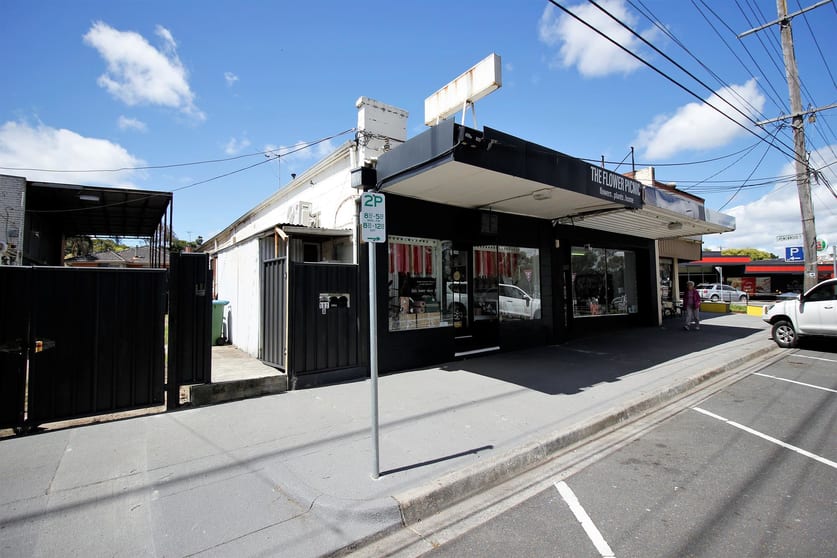 Click to view all images 100 Railway Avenue Ringwood East VIC 3135 - Image 3