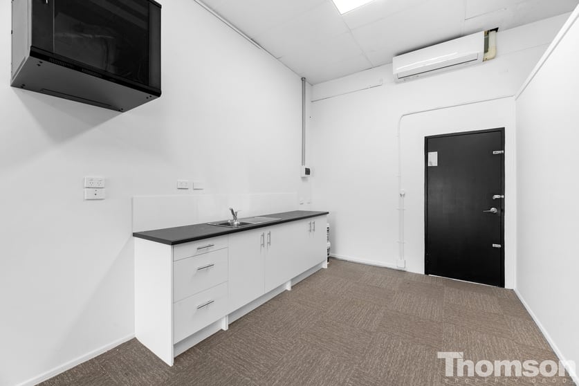 Click to view all images Shop 2/457 Oxley Avenue Redcliffe QLD 4020 - Image 3