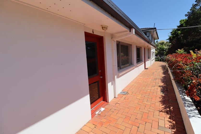 Click to view all images Suite 4/136-140 Russell Street Toowoomba City QLD 4350 - Image 3