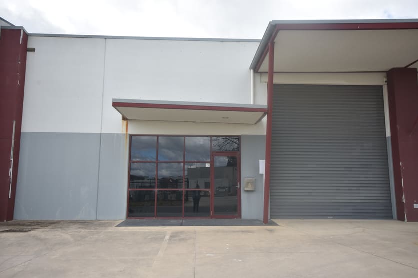 Click to view all images 1/9 Premier Close Wodonga VIC 3690 - Image 2
