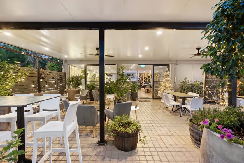 Click to view all images 1/383 Esplanade Torquay QLD 4655 - Image 2