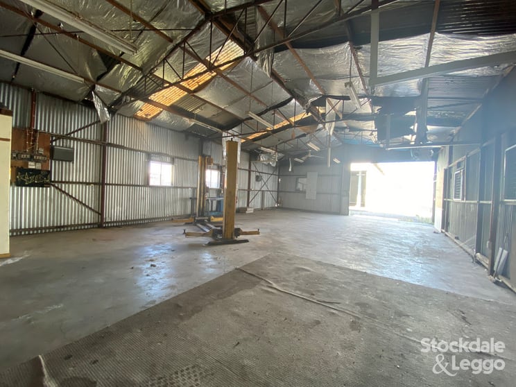 Click to view all images 12 Smythe Street Shepparton VIC 3630 - Image 3