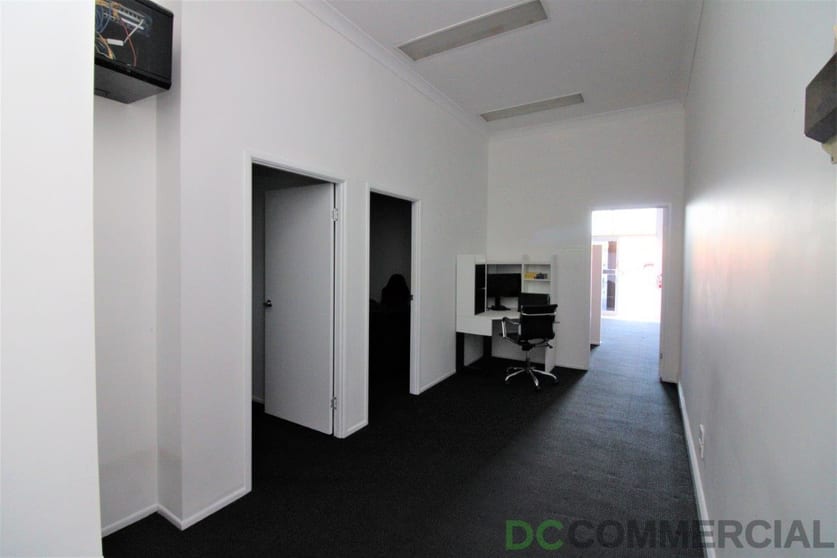 Click to view all images 2/625 Ruthven Street Toowoomba City QLD 4350 - Image 3