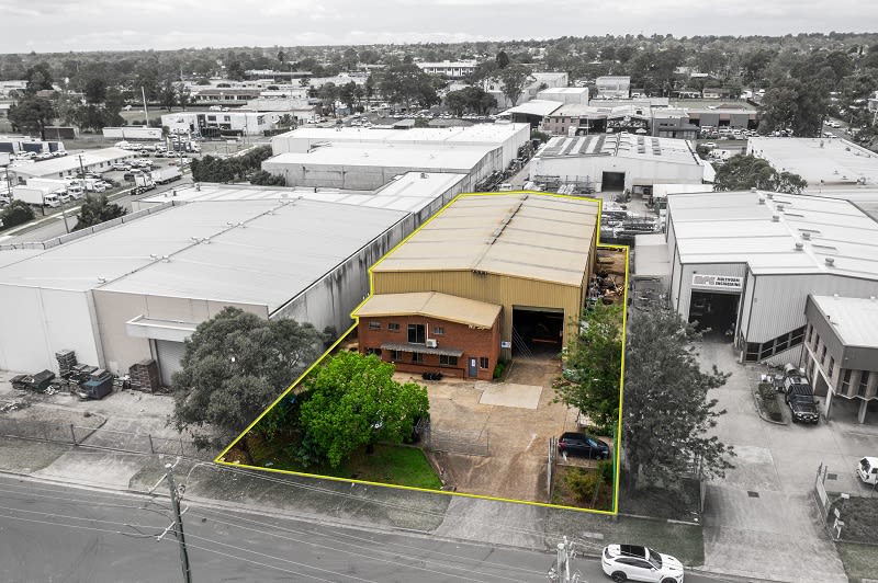 Click to view all images 33 York Road Ingleburn NSW 2565 - Image 1