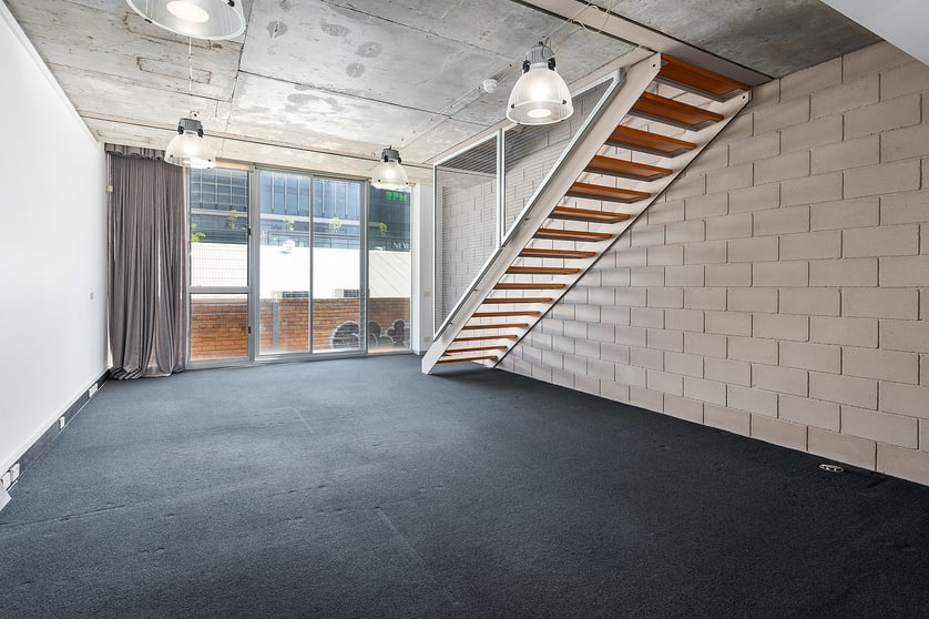 Click to view all images 3/2 Yarra Street South Melbourne VIC 3205 - Image 2