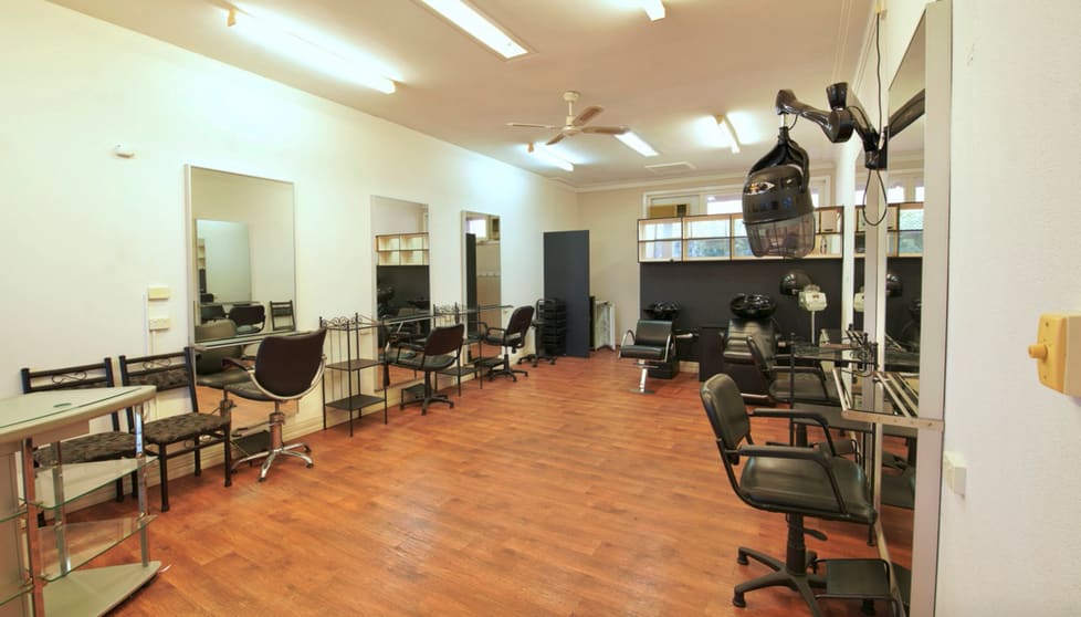 Click to view all images 6 Morris Road Innaloo WA 6018 - Image 2