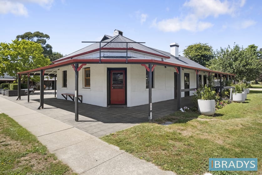 Click to view all images 11&12/23-25 Malbon Street Bungendore NSW 2621 - Image 1