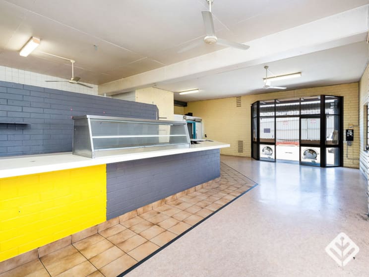 Click to view all images 18 Thurso Road Myaree WA 6154 - Image 3