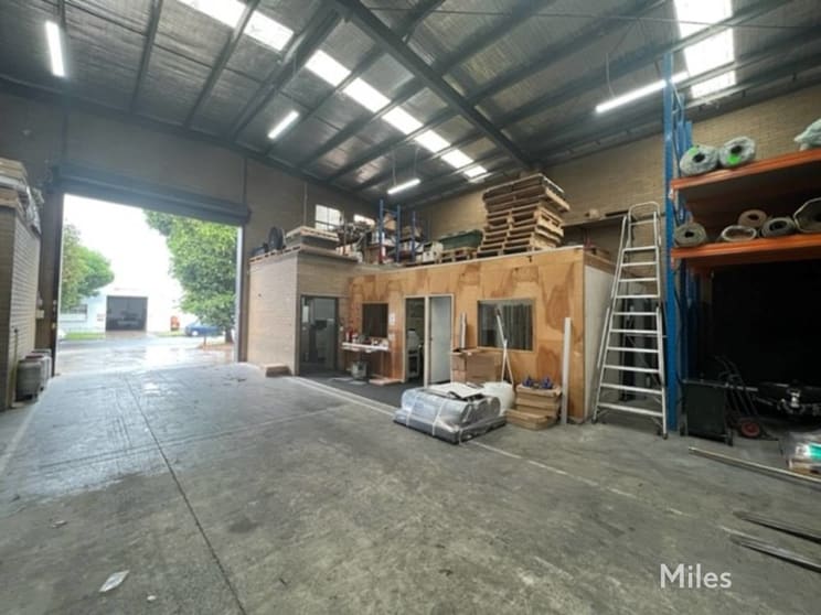 Click to view all images 4 Reserve Street Preston VIC 3072 - Image 2
