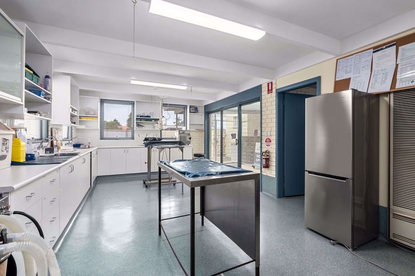 Click to view all images 75-77 Forest Road Lara VIC 3212 - Image 3