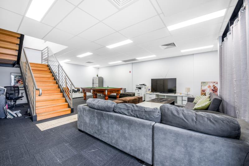 Click to view all images 2/4 Bridge Road Keysborough VIC 3173 - Image 2