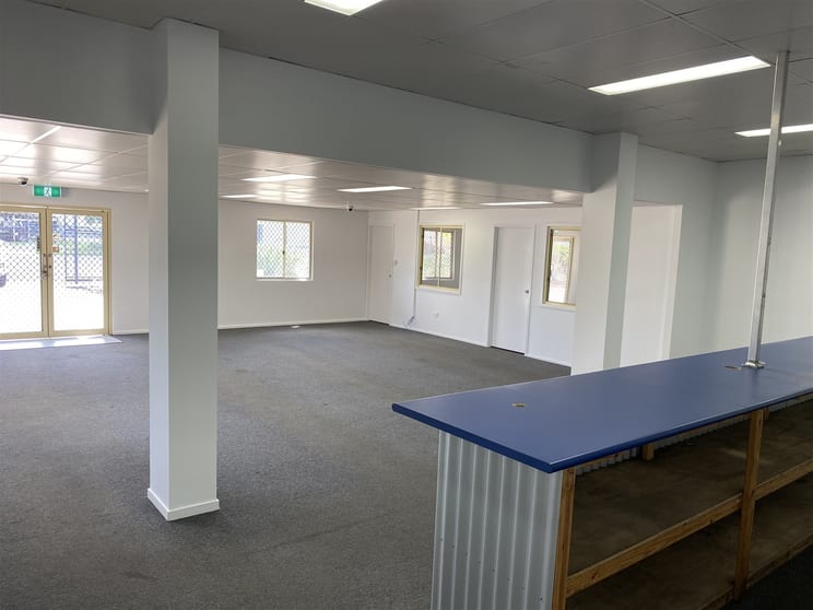 Click to view all images 213 Denison Street Rockhampton City QLD 4700 - Image 3