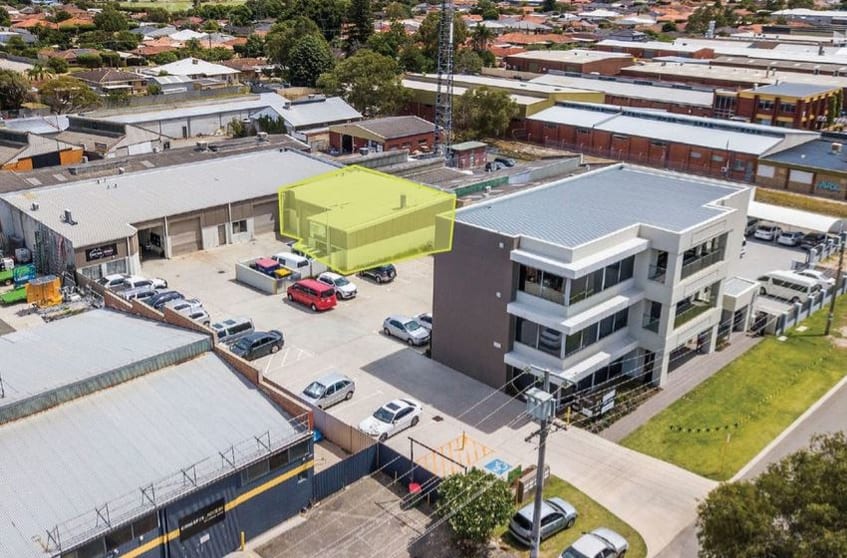 Click to view all images 4/3 Bookham Street Morley WA 6062 - Image 1