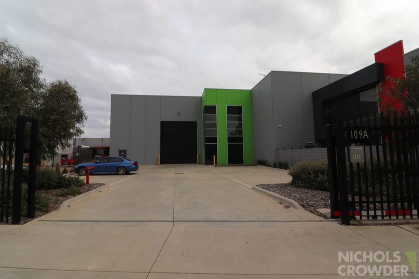 Click to view all images 109A Frankston Gardens Drive Carrum Downs VIC 3201 - Image 2