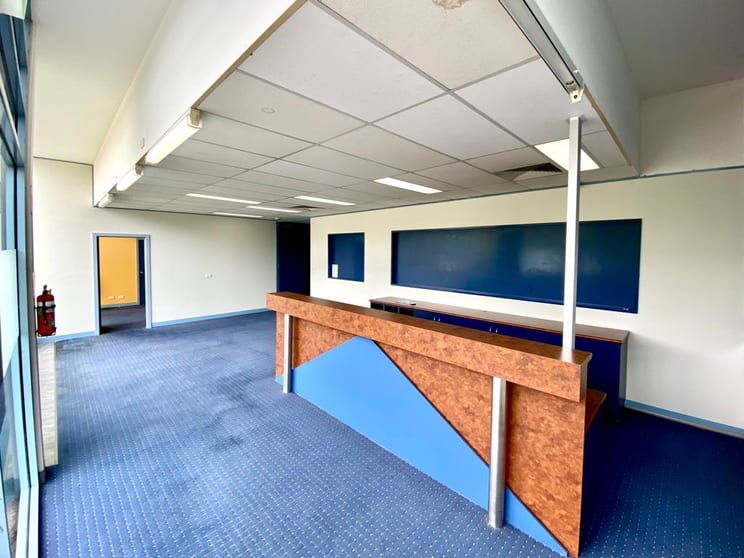 Click to view all images 2/217 Mickleham Road Tullamarine VIC 3043 - Image 3