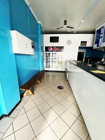 Click to view all images 25 Rutherglen Rd Newborough VIC 3825 - Image 2