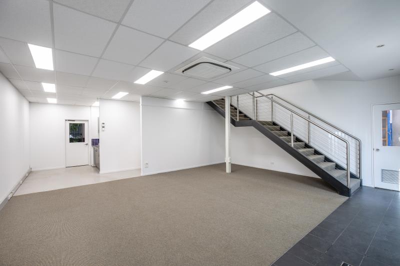 Click to view all images 24 Rocklea Drive Port Melbourne VIC 3207 - Image 3