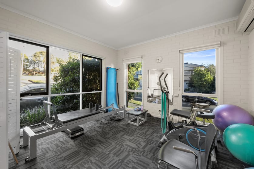 Click to view all images 537 Springvale Road Vermont South VIC 3133 - Image 2