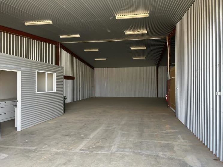 Click to view all images Unit 3 & 4/8 - 10 Wentworth Street East Wagga Wagga NSW 2650 - Image 2