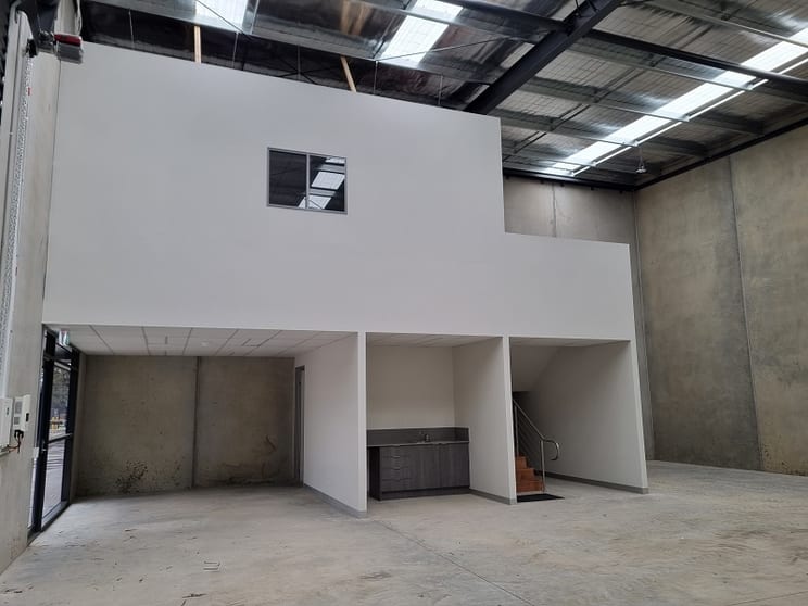 Click to view all images 6/30 Heaths Court Mill Park VIC 3082 - Image 2
