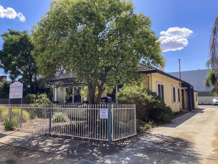 Click to view all images 31-33 Edward Street Shepparton VIC 3630 - Image 1
