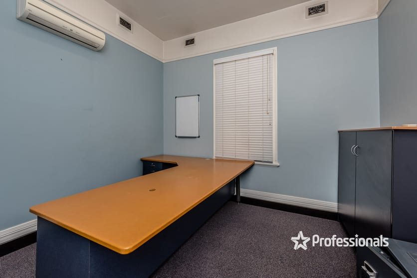 Click to view all images 9 Urch Street Beresford WA 6530 - Image 3