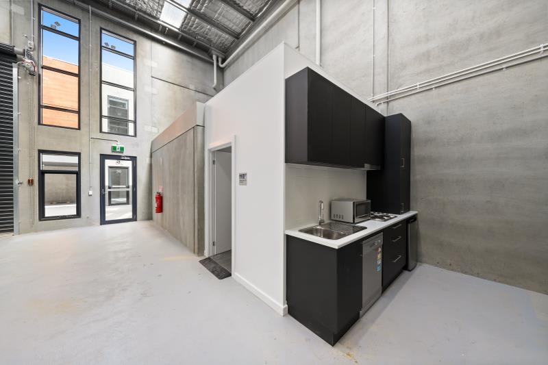 Click to view all images Unit 28, 8-14 Albert Street Preston VIC 3072 - Image 3