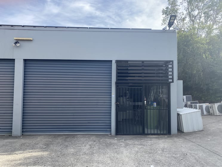 Click to view all images 1/4 Flint Court Varsity Lakes QLD 4227 - Image 1