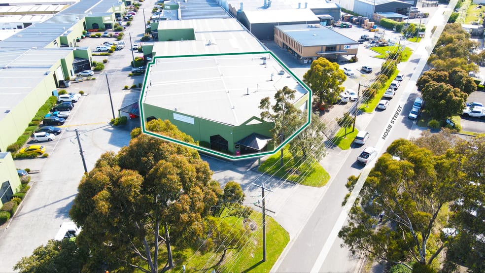 Click to view all images 2/97-101 Bayfield Road East Bayswater North VIC 3153 - Image 2