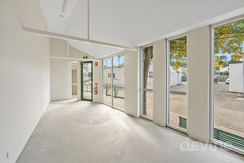 Click to view all images Shop 8/29 Lincoln Street Lindisfarne TAS 7015 - Image 2