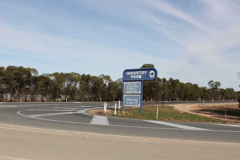 Click to view all images 49 Airport Road Renmark SA 5341 - Image 3