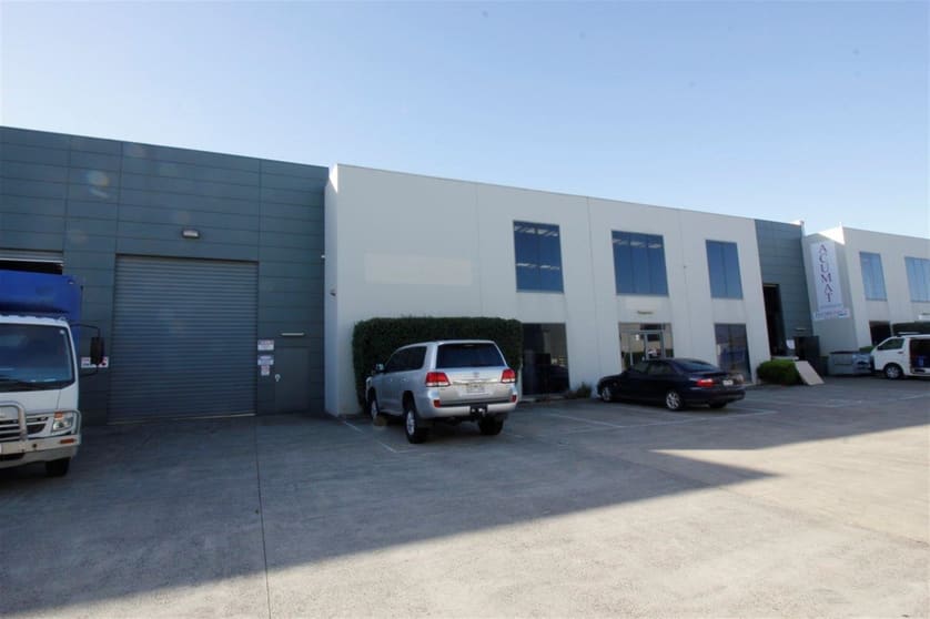 Click to view all images 2/9 Jersey Road Bayswater VIC 3153 - Image 1
