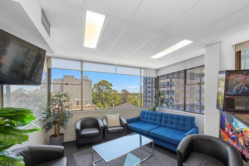 Click to view all images Level 4 Suite whole/Level 4/608 St Kilda Road Melbourne VIC 3004 - Image 3
