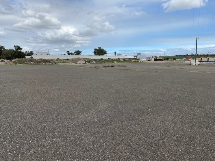 Click to view all images 1B/1 Trandos Road Neerabup WA 6031 - Image 2