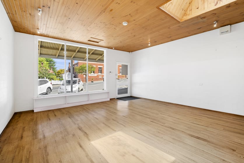 Click to view all images 109a Vincent Street Daylesford VIC 3460 - Image 3